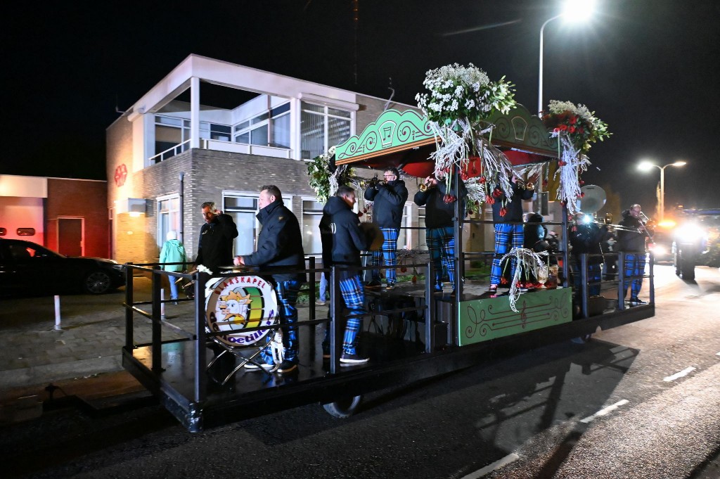 ../Images/Verlicht bloemencorso 2024 156.jpg